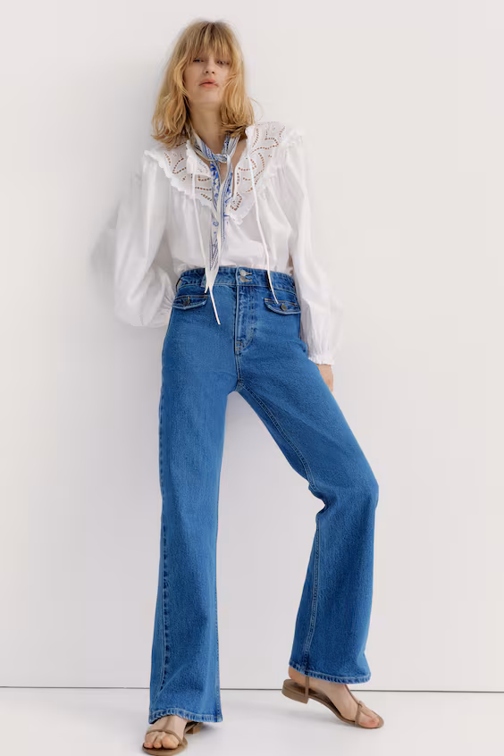 Расклешенные джинсы с высокой талией