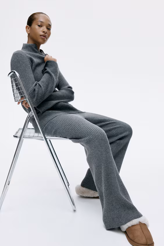 Свитер из рубчикового трикотажа с молнией