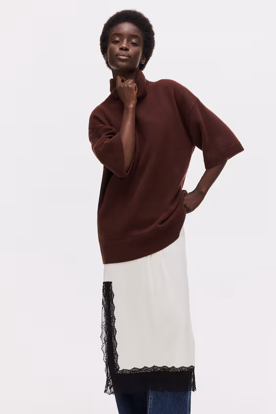 Вязаный свитер с высоким воротником