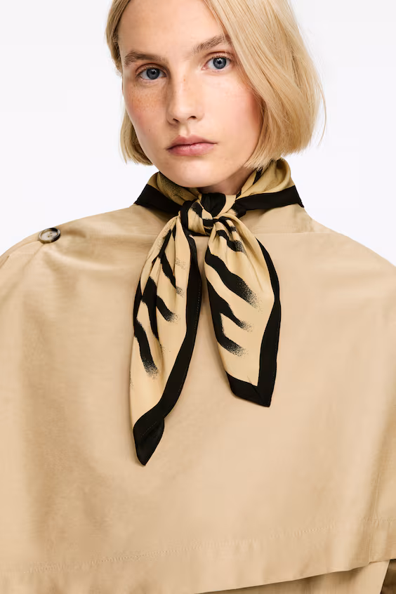 Платок из шелка с узором