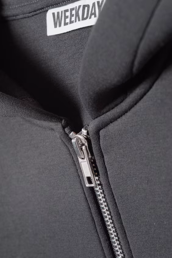 Оверсайзер с капюшоном и молнией