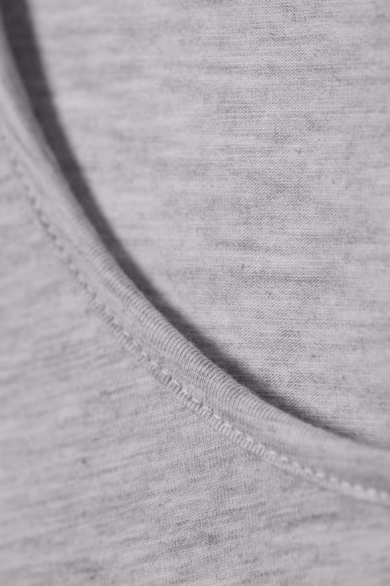 Облегающий топ с длинным рукавом и круглым вырезом