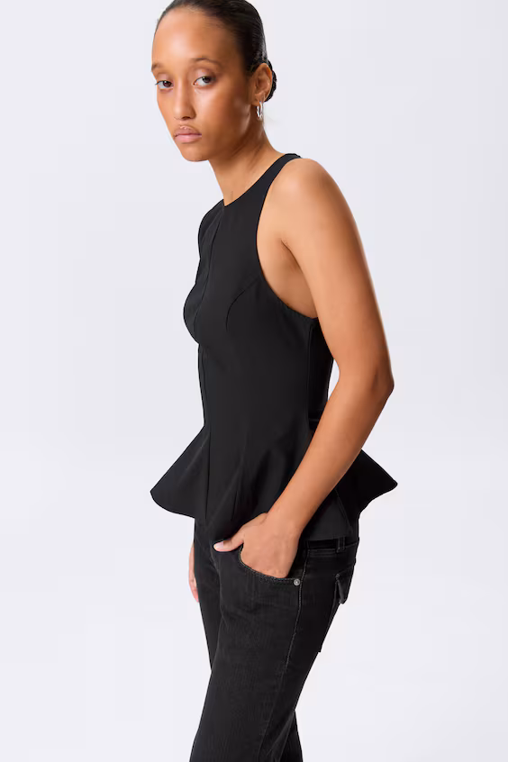 Облегающий плиссированный топ из нейлона с баской