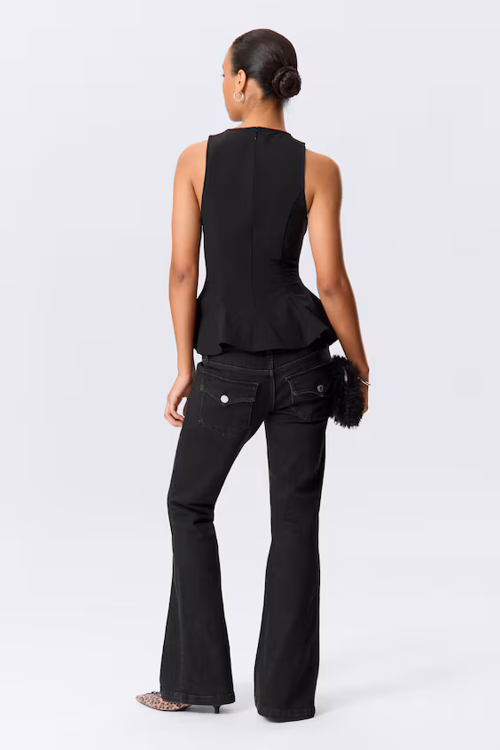 Облегающий плиссированный топ из нейлона с баской