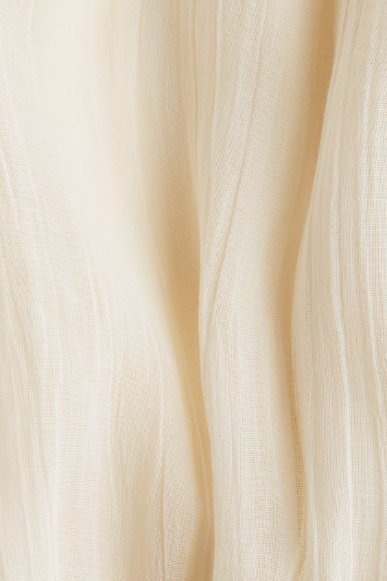 Платье с воротником на рюшах