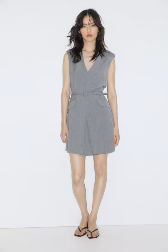 Платье с поясом