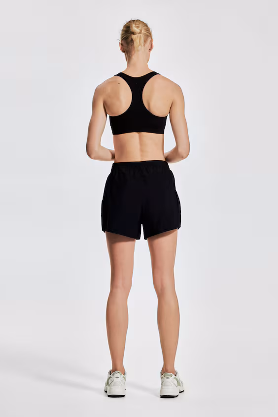 Легкие беговые шорты