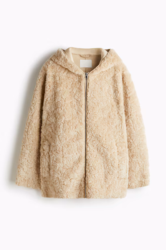 Плюшевое пальто с капюшоном