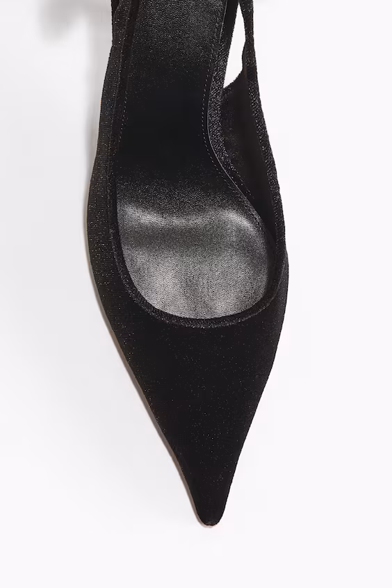 Туфли на каблуке с открытым задником и бантом