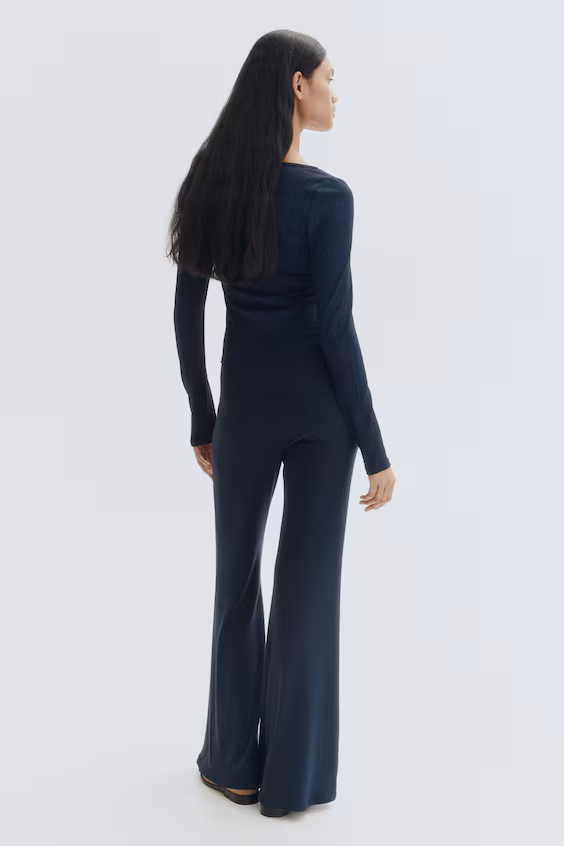 Брюки из тонкого вязаного полотна клеш