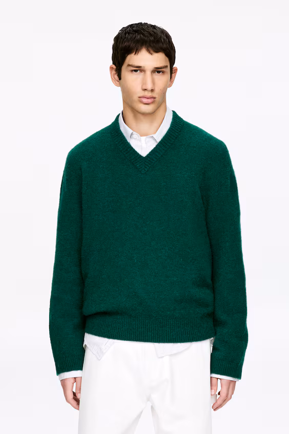 Свитер из альпаки в свободном стиле