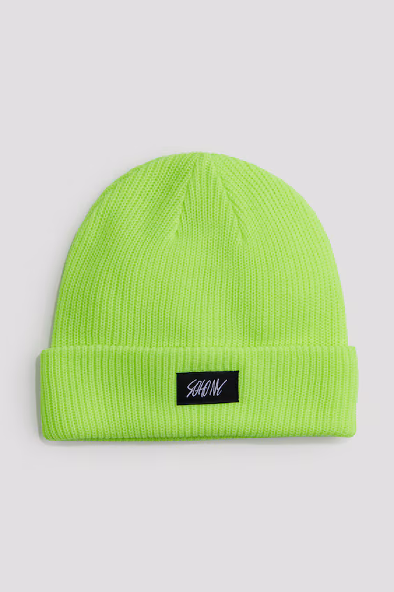 Шапка из рубчиковой ткани