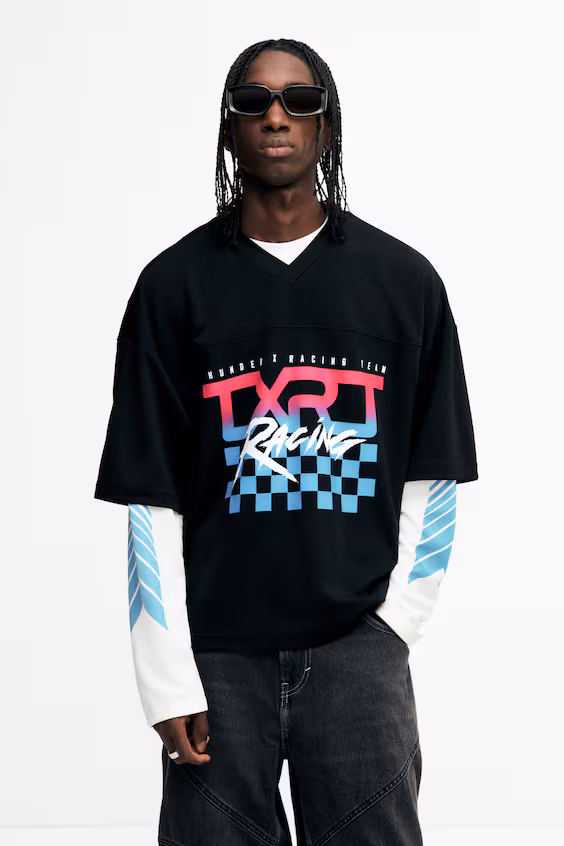 Футболка в сетку с принтом, свободного кроя