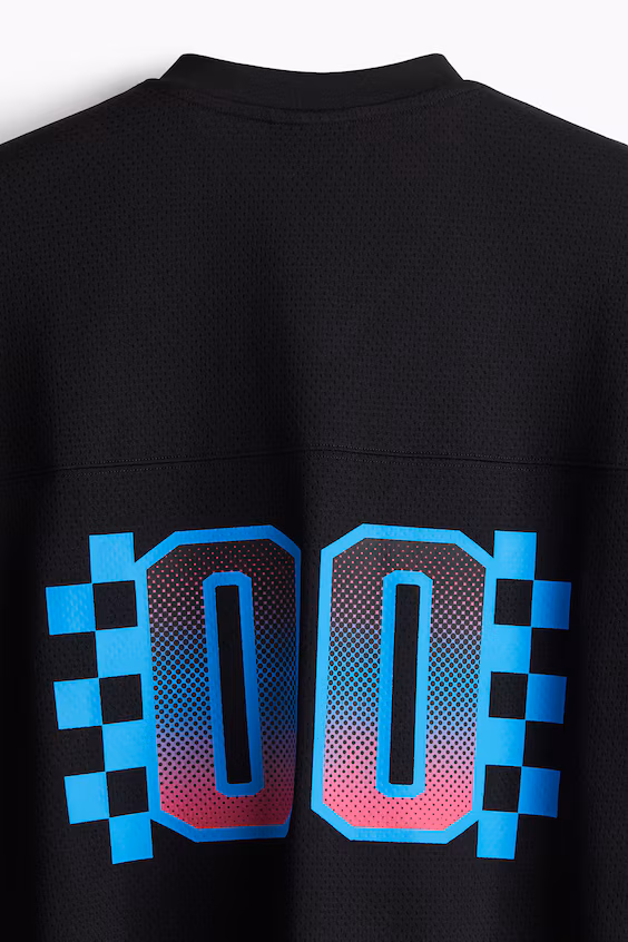 Футболка в сетку с принтом, свободного кроя