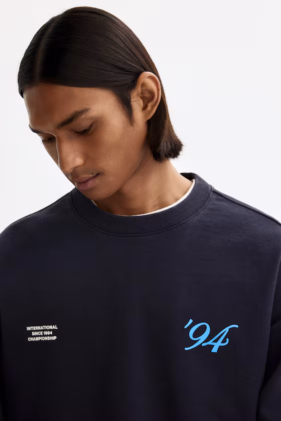 Толстовка с принтами, свободного кроя