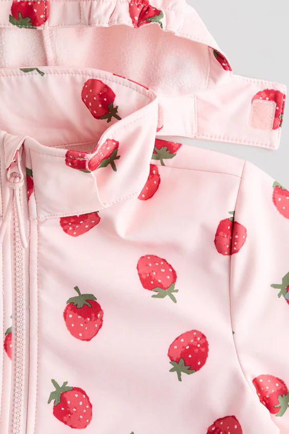 Ветровка из водостойкого материала