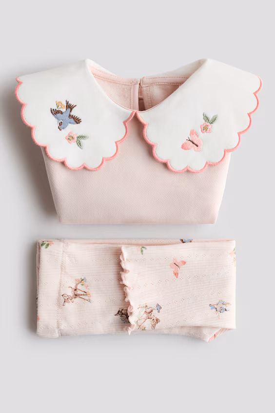 Комплект свитера и леггинсов