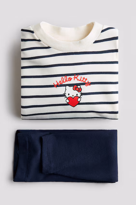 Комплект свитшота и леггинсов