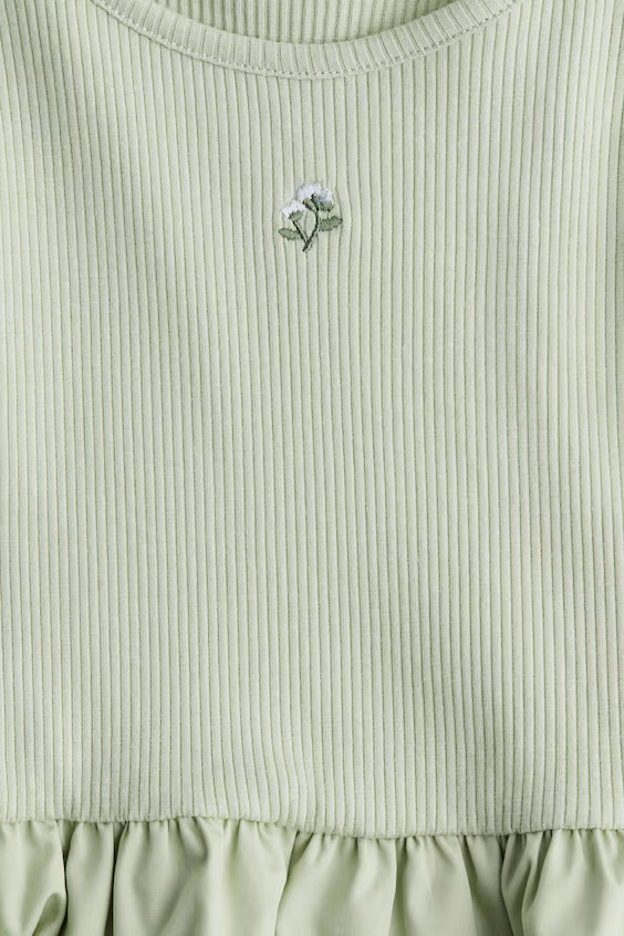 Топ без рукавов с оборками в стиле абалонадо