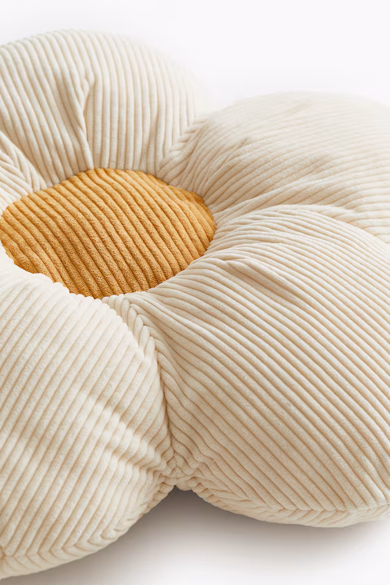 Подушка в форме цветка