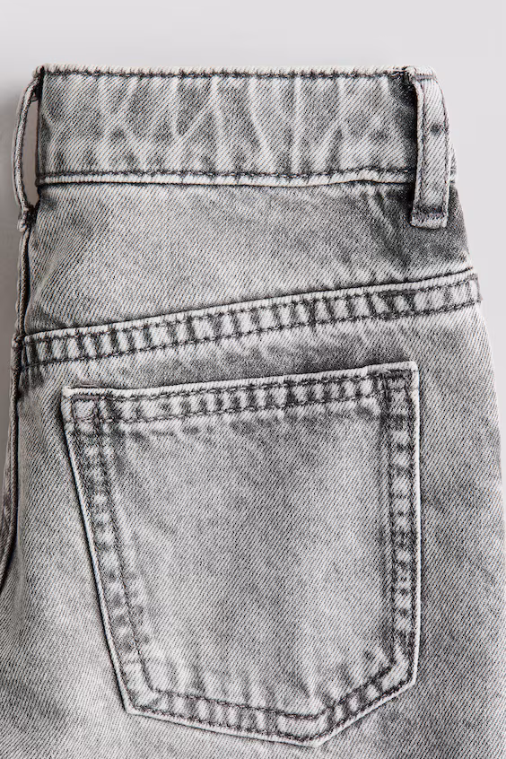 Джинсы свободного кроя