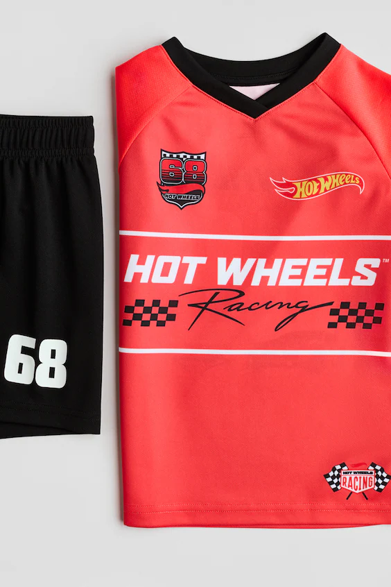 Комплект футболки и шорт