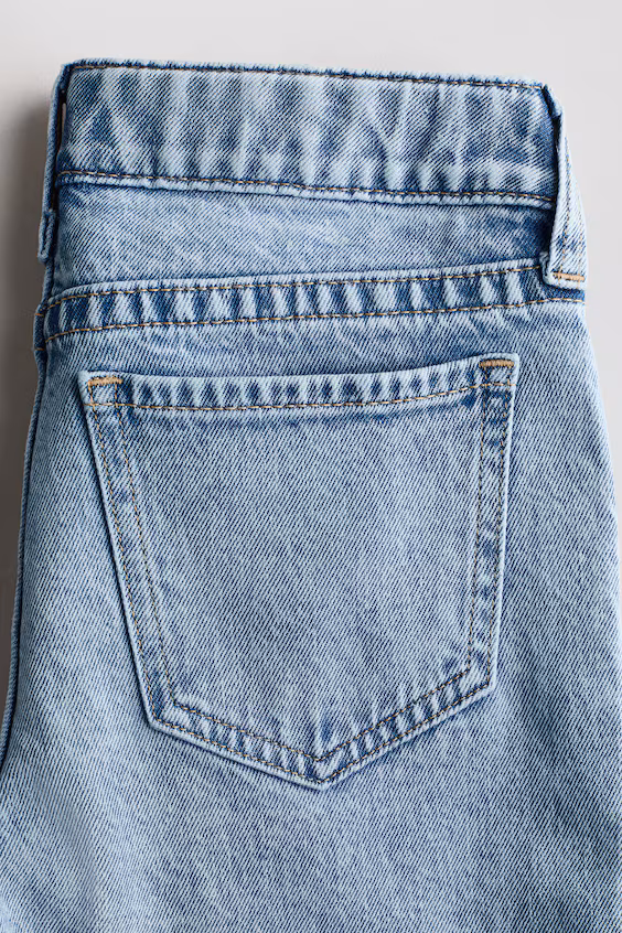 Джинсы прямого покроя