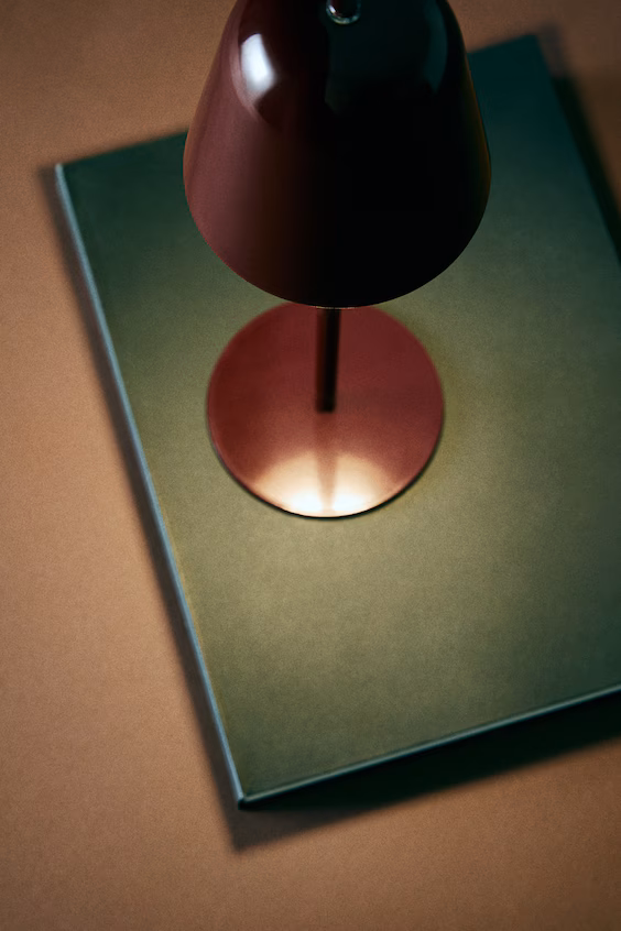 Перезаряжаемый настольный светильник