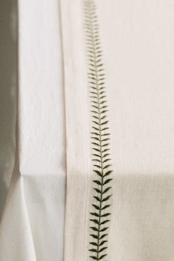 Скатерть с вышивкой из смесового льна