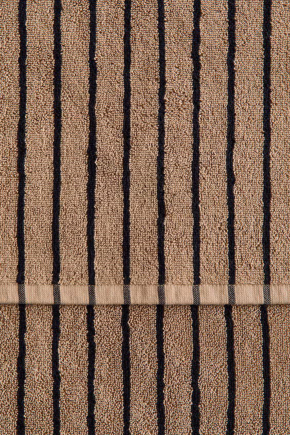 Полотенце для ванной в полоску