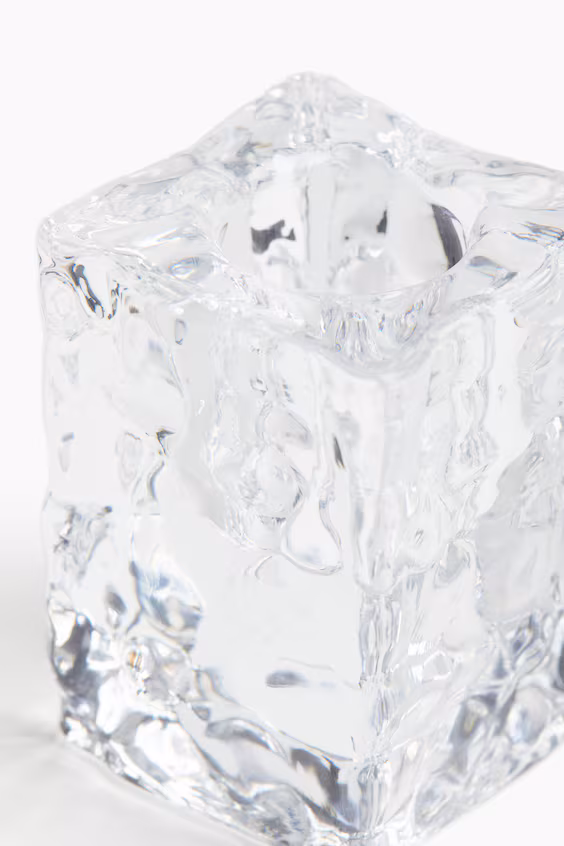 Небольшой подсвечник из стекла