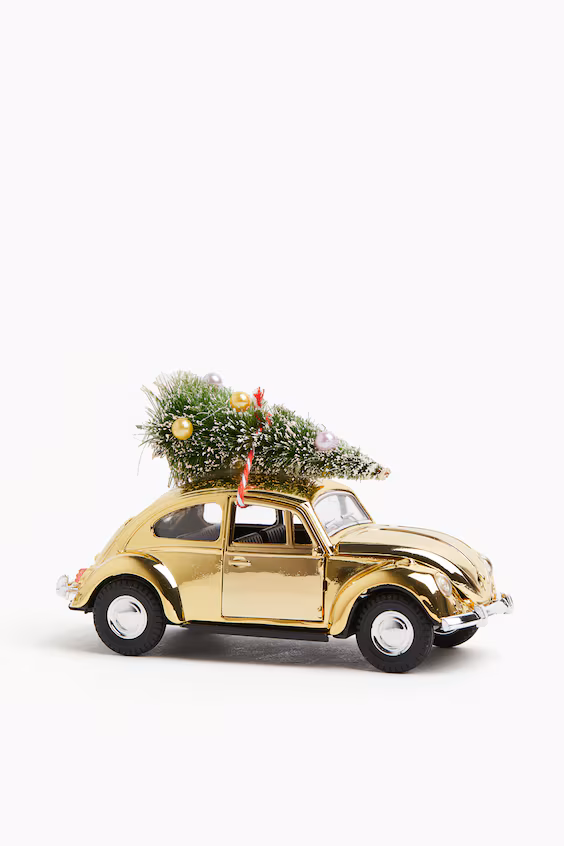 Украшение в форме автомобиля