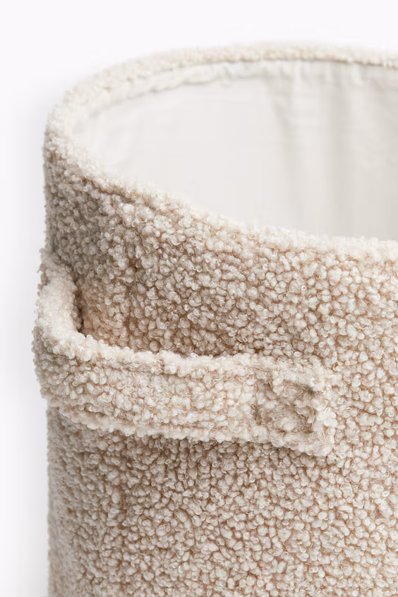 Мягкая корзина из плюша