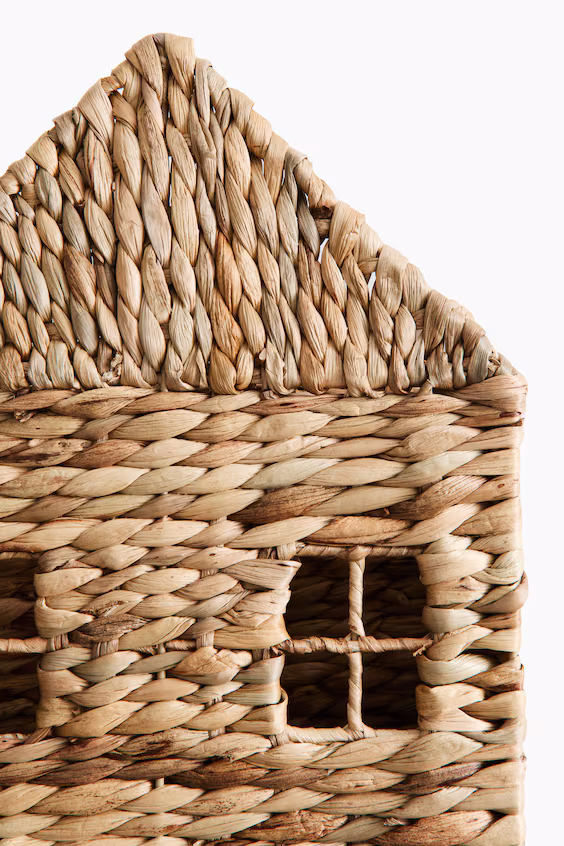 Подставка для книг на стену в виде дома