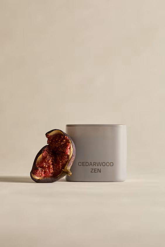 Душистая свеча в стеклянном контейнере