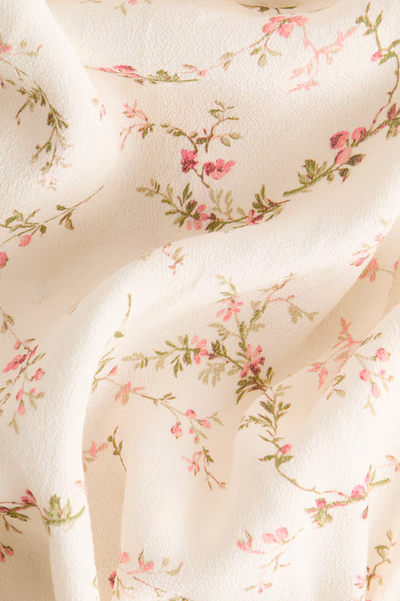 Блузка из вискозы с оборкой