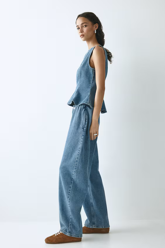 Джинсы с завышенной талией