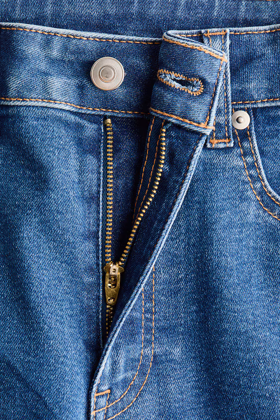 Джинсы прямого кроя