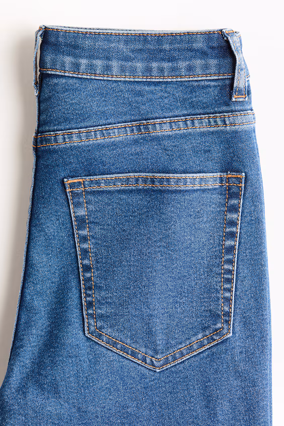 Джинсы прямого кроя