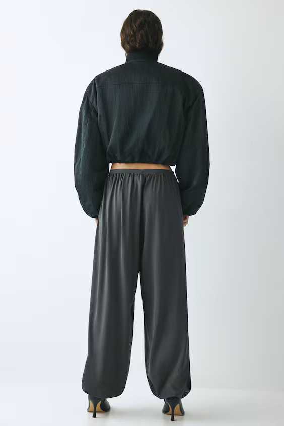 Брюки с защипами