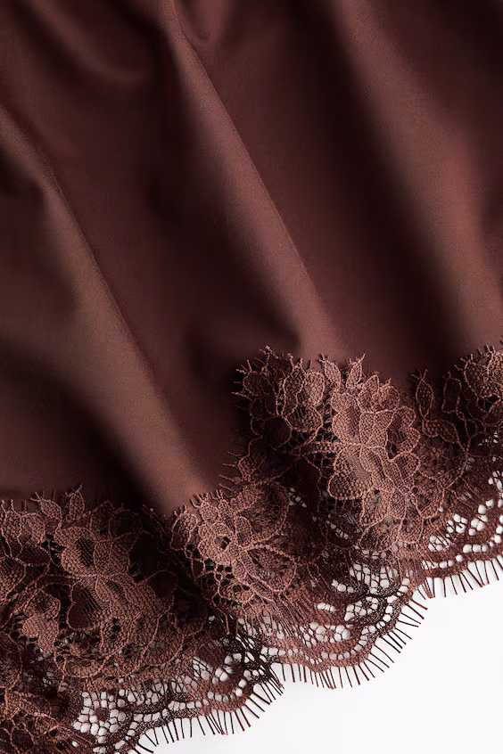 Шортики из микрофибры и кружева