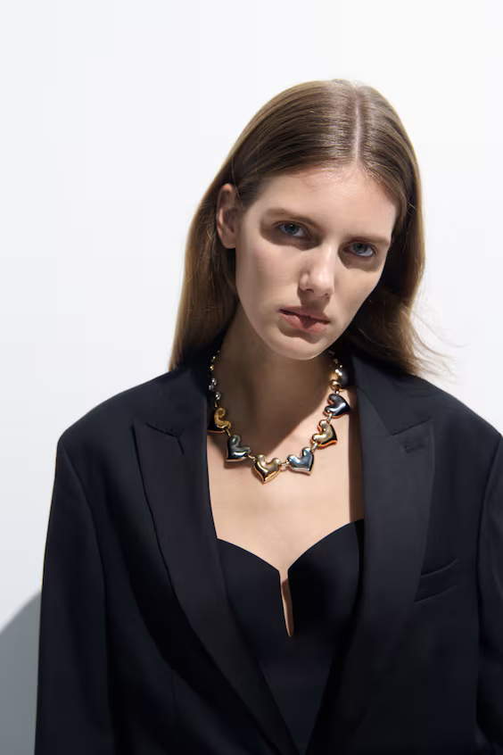 Ожерелье с цепочкой и сердечками