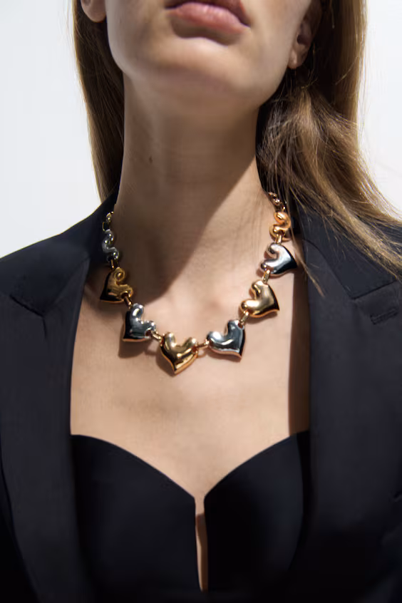 Ожерелье с цепочкой и сердечками