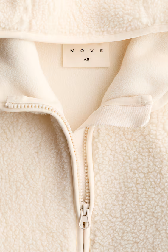 Плюшевая спортивная куртка loose fit с капюшоном