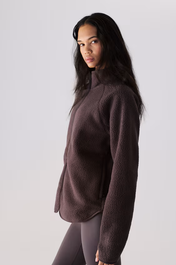 Спортивная куртка из мягкого плюша