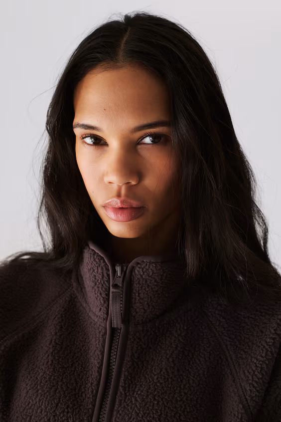 Спортивная куртка из мягкого плюша