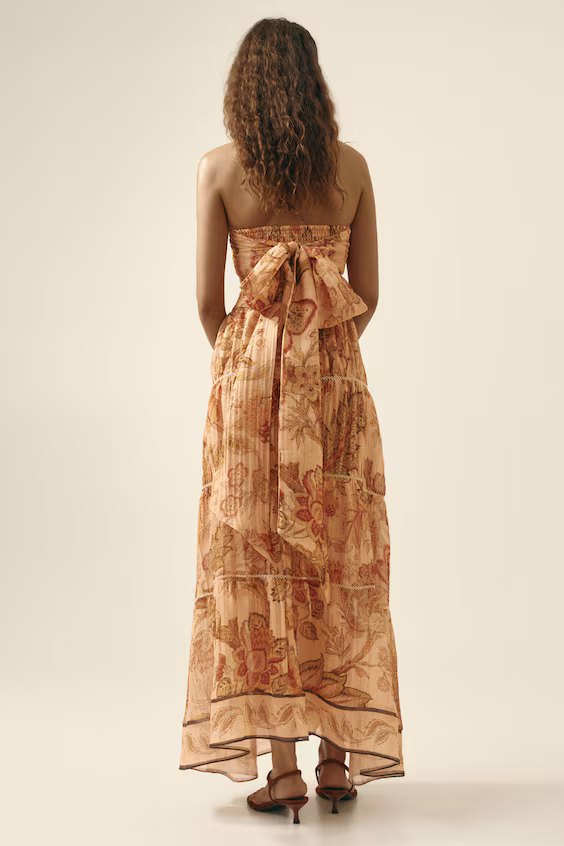 Платье на бретелях с оборками