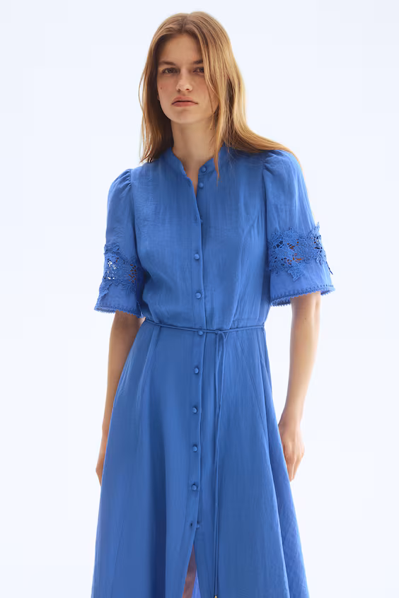 Платье с морщинами и английским вышиванием