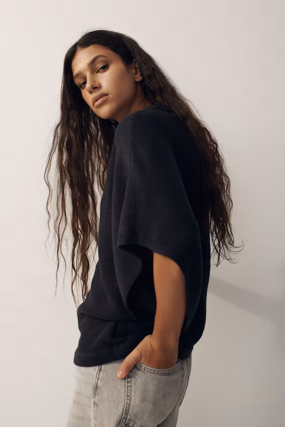 Свитер с рукавами-летучая мышь