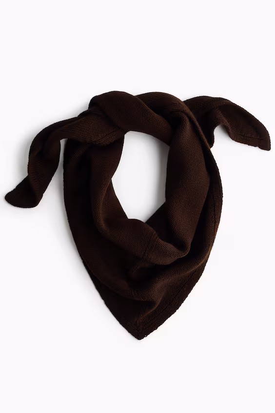 Свитер с воротником-шарфом